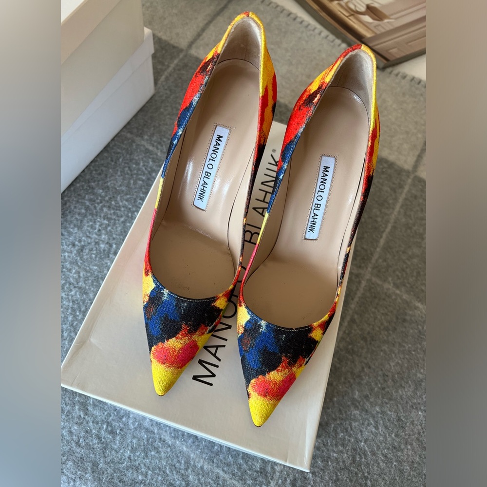 Manolo pumps